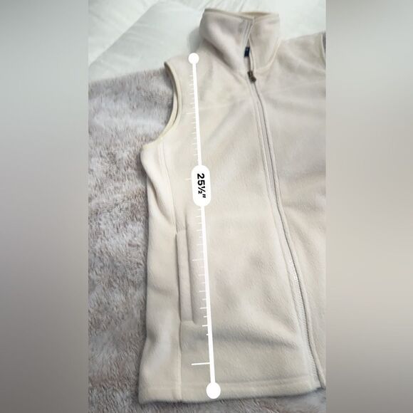 Chaps Ivory fleece quilted vest- excellent condition size small - Picture 7 of 10